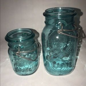 Vintage blue ball ideal wire mason jars